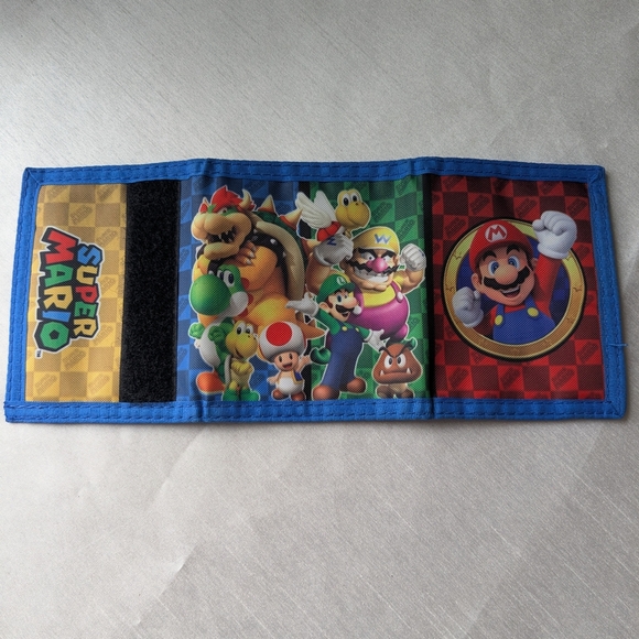 Super Mario Blue and Black Wallet - Picture 6 of 9